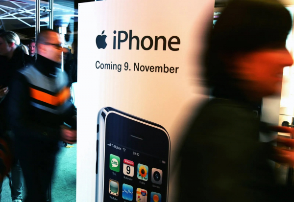 Создатель бренда iPhone считает, что Apple пора отрешиться от приставки i в заглавии устройств